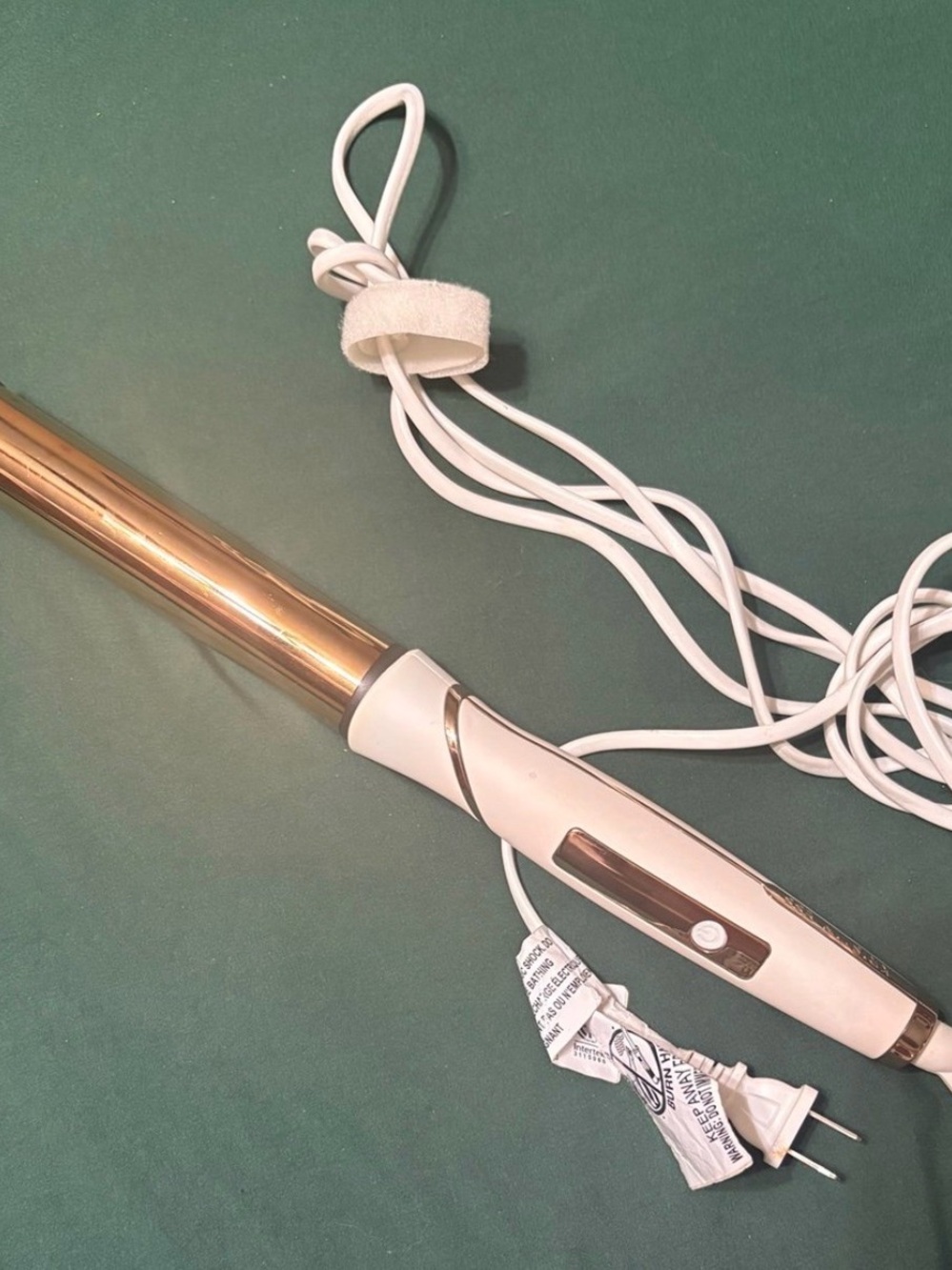 Kristen ESS Pivoting White and Gold Curling Wand